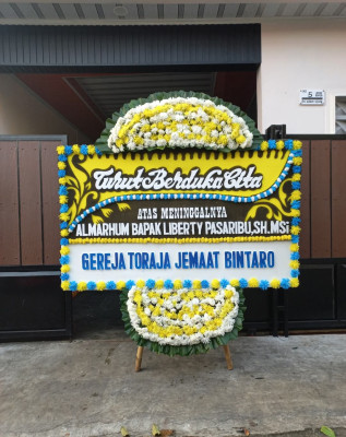 Papan Bunga Duka di Kertaangsana