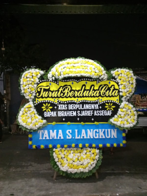 Papan Bunga Duka di Kertaangsana