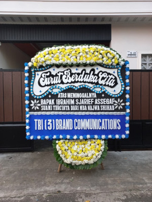 Papan Bunga Duka di Kertaangsana